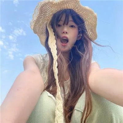 【新海诚纯爱】《云之彼端，约定的地方》超清在线：在被分裂的日本，三个少年为了拯救沉睡少女驾驶飞机冲向高塔