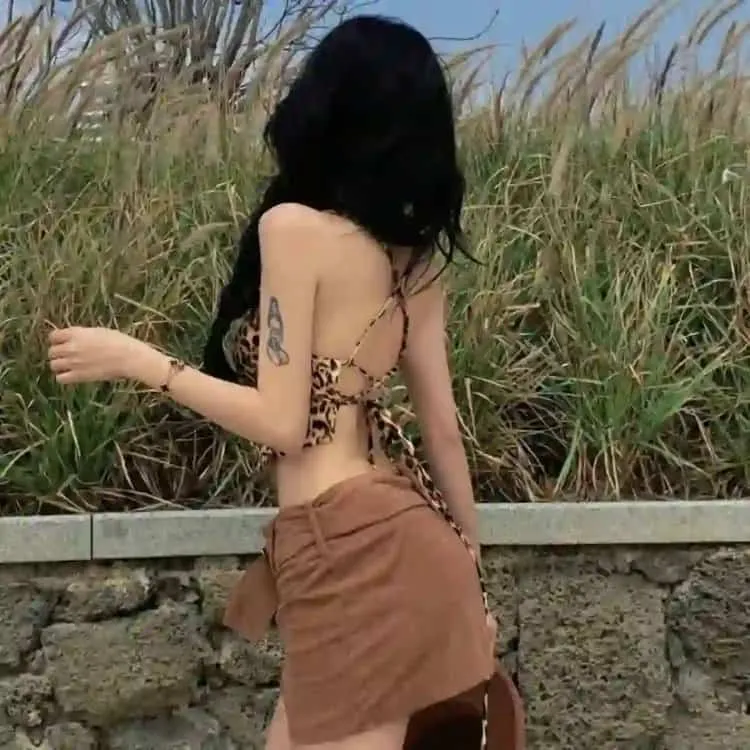 大尺度复仇惊悚《假面女郎》无删减版在线：容貌焦虑逼疯普通女孩，整容杀人走上绝路